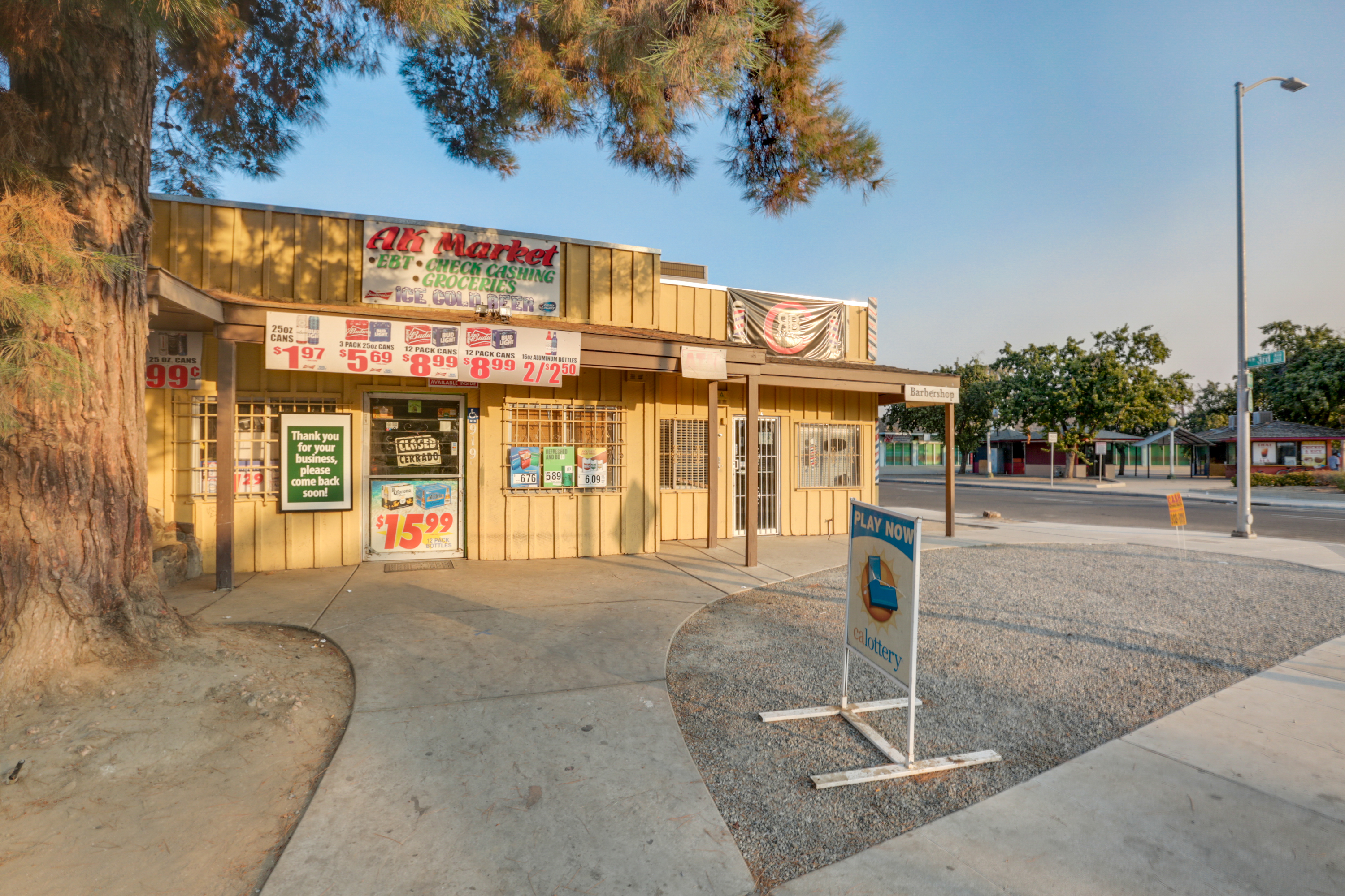 919 N. Court- AK Market